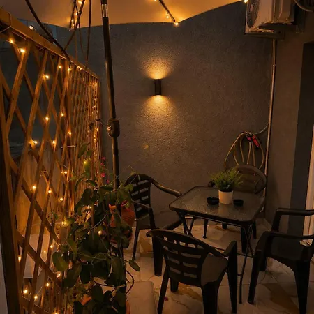 Elegant With Rooftop Terrace Apartman *